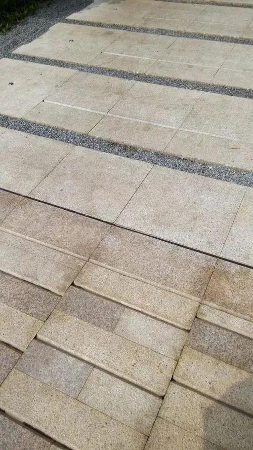 地面石材鋪裝后進行灌縫還會出現(xiàn)返堿的情況